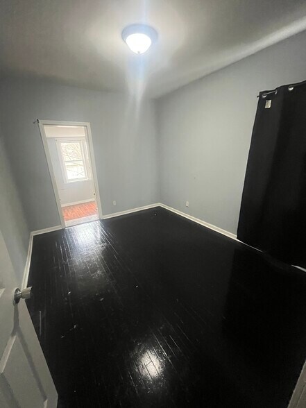 3rd Room - 8352 S Peoria St