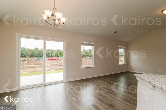 Building Photo - 17 Red Oak Dr.