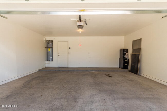 Building Photo - 23598 W Bowker St