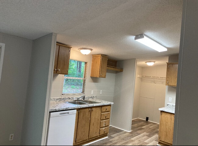 Building Photo - 103 Wade Rd