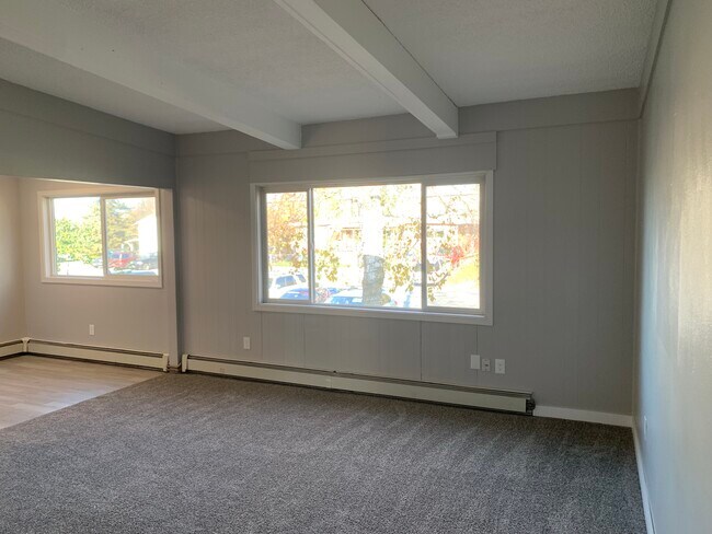 Building Photo - 2312 Roosevelt Dr