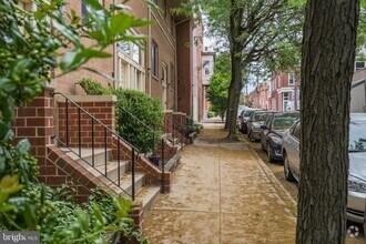 Building Photo - 700 Pennock St