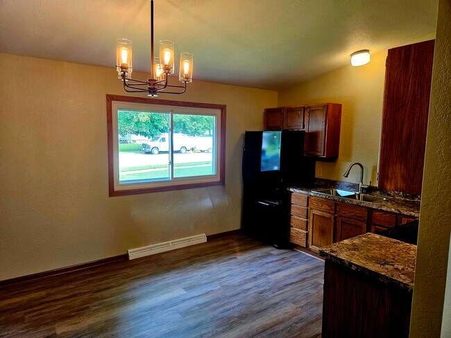 Building Photo - 101 Meadowpark Dr