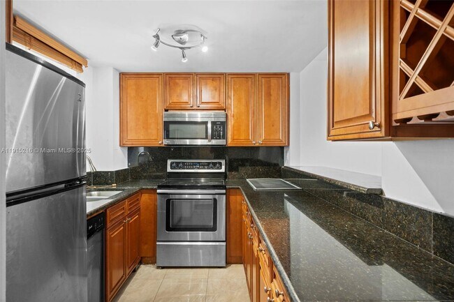 Building Photo - 3301 NE 5th Ave