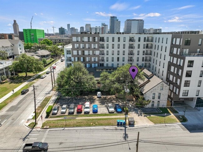 Building Photo - 2714 Nueces St