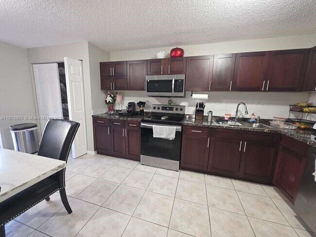 Building Photo - 15871 SW 86th Terrace