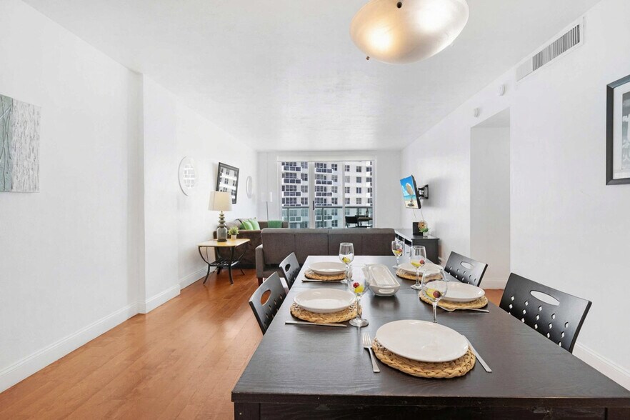 Building Photo - 3801 S Ocean Dr