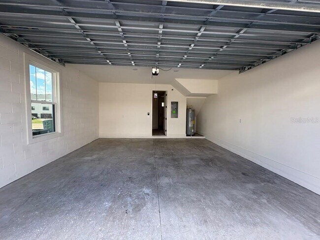 Building Photo - 15147 Groveside Rd