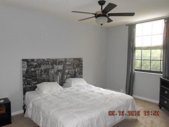 Building Photo - 720 S Sapodilla Ave