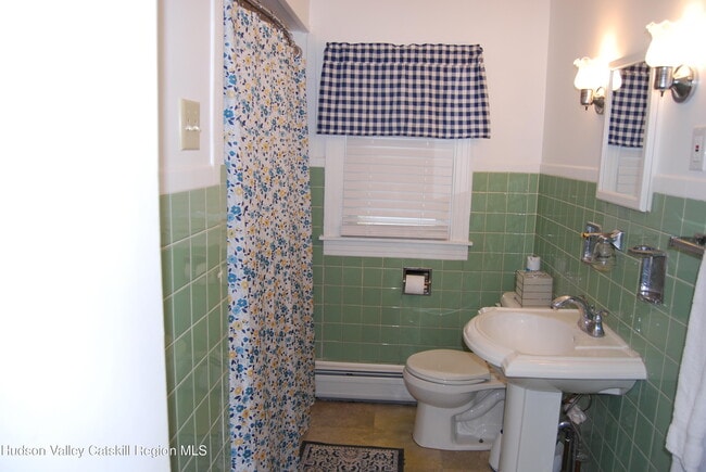 Building Photo - 7 Harmon Heights Rd