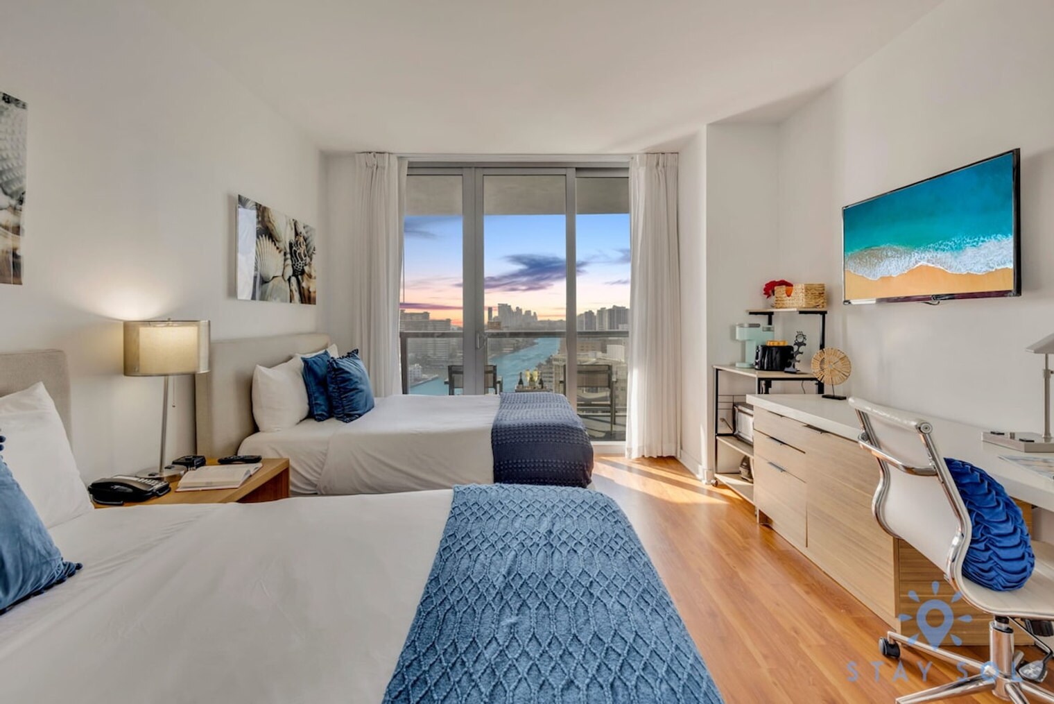 Building Photo - 2602 E Hallandale Beach Blvd