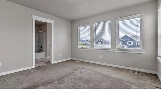 Building Photo - Your Next Home Awaits!