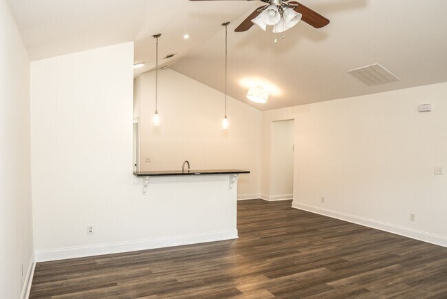 Building Photo - Three Bedroom Home in Hearthstone Lakes Community