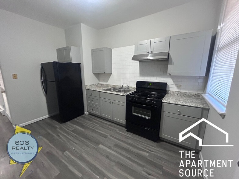 Building Photo - 5858 S King Dr