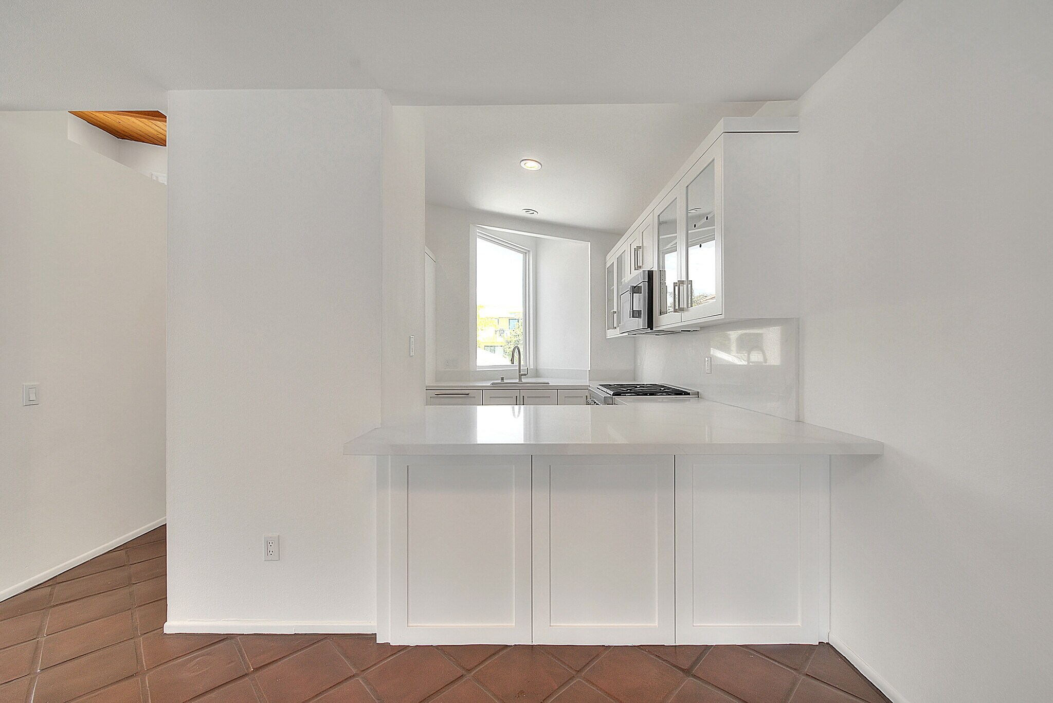 Building Photo - 310 Bayview Dr