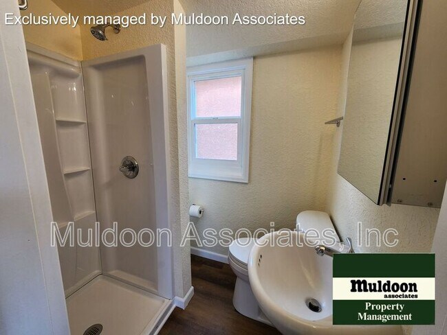 Building Photo - 625 Elm St