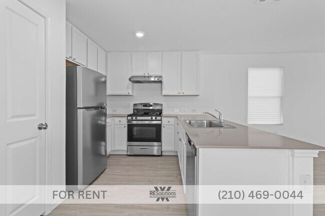 Building Photo - Newer 2023 home under $1,600 near Culebra, Government Canyon, SeaWorld, Northwest San Antonio, an...