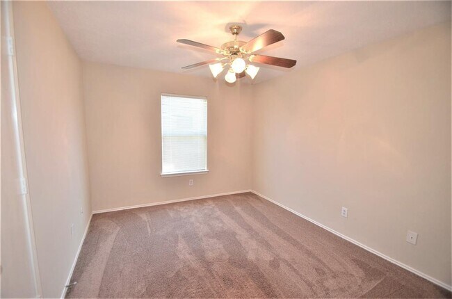 Building Photo - 4915 Winding View Ln