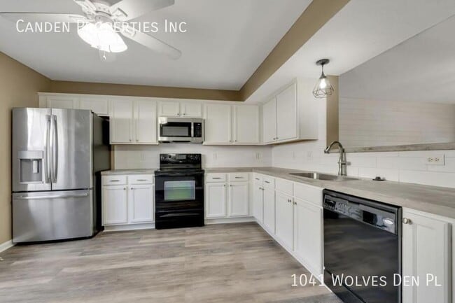 Building Photo - 1041 Wolves Den Pl
