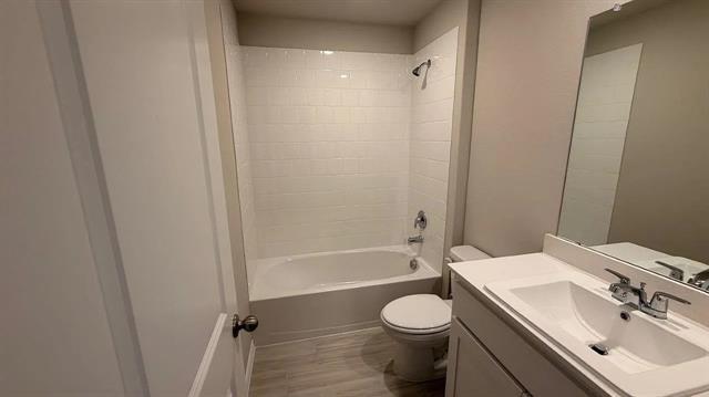 Building Photo - 8440 Hollymead Ln