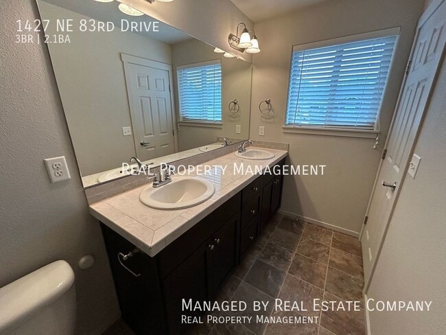 Building Photo - 1427 NE 83rd Dr