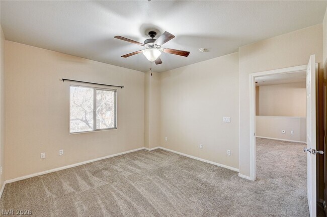 Building Photo - 7701 W Robindale Rd