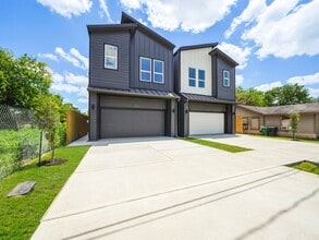 Building Photo - 3548 Seabrook St