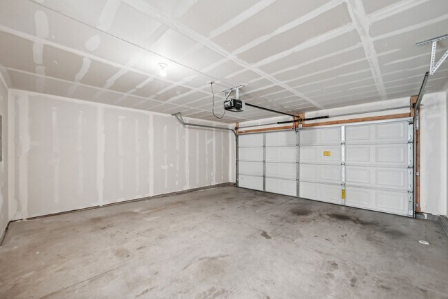 Building Photo - Dublin Farms Townhomes