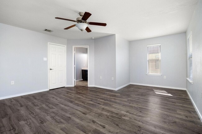 Building Photo - 8909 Winter Haven Rd