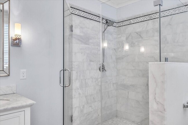 Building Photo - Historic Charm Meets Modern Elegance in Sa...