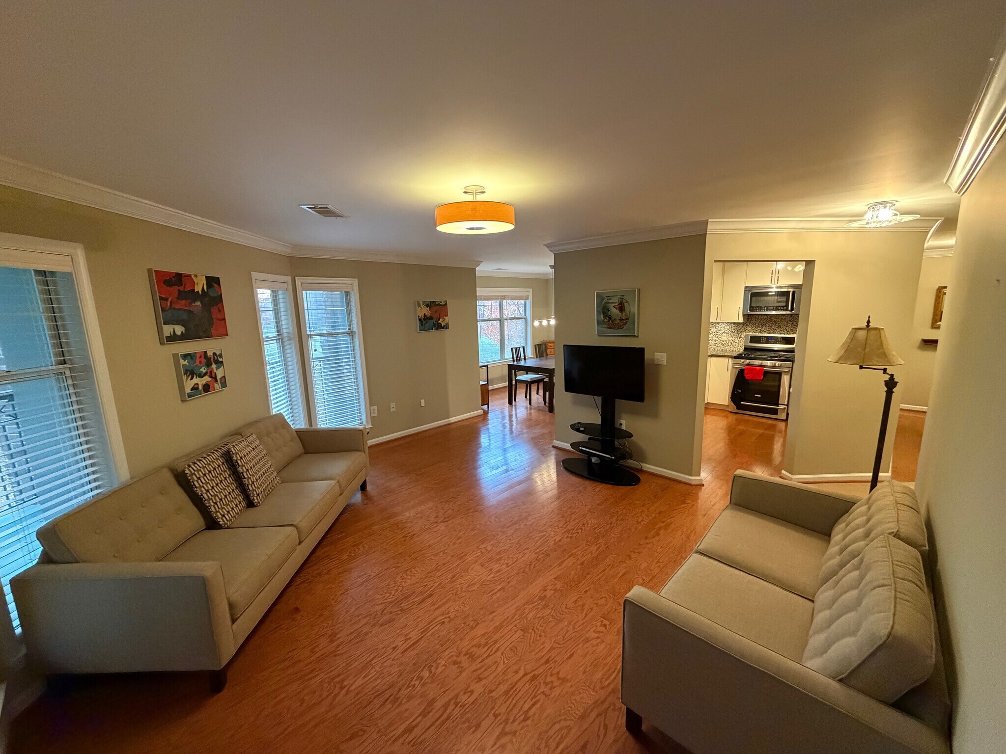 Living Room - 5565 Seminary Rd