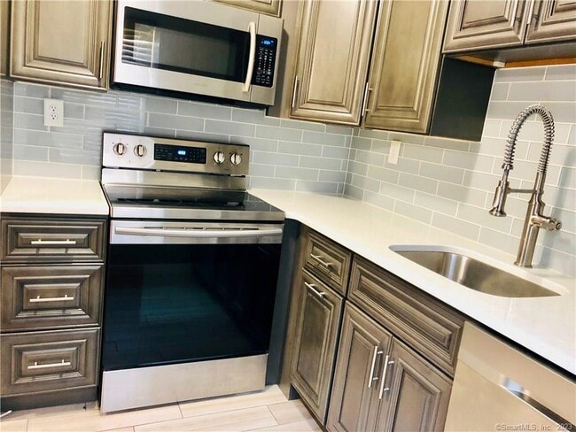 Building Photo - 155 Candlewood Dr
