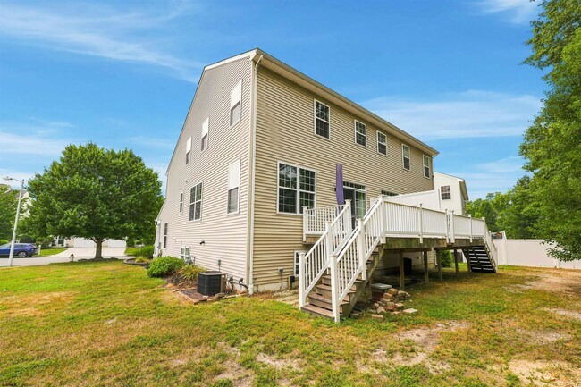 Building Photo - 64 Meadow Cir