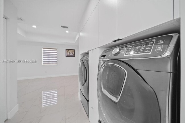 Building Photo - 3436 SW 88th Pl