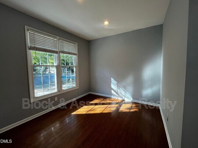 Building Photo - 214 Castle Hayne Dr