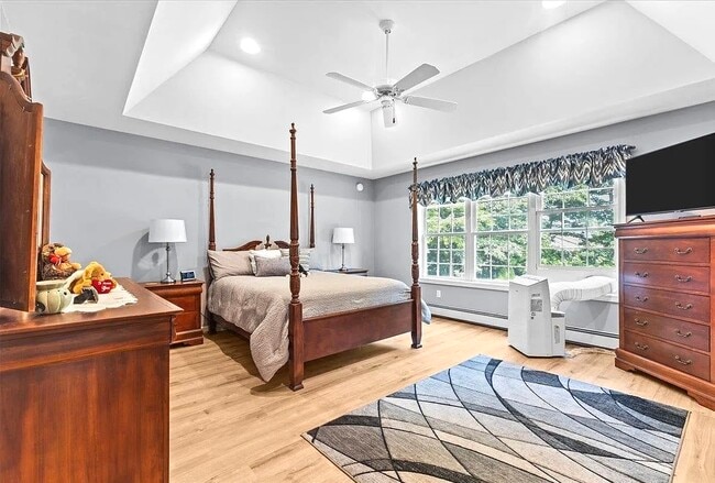 Building Photo - 65 Forman Dr