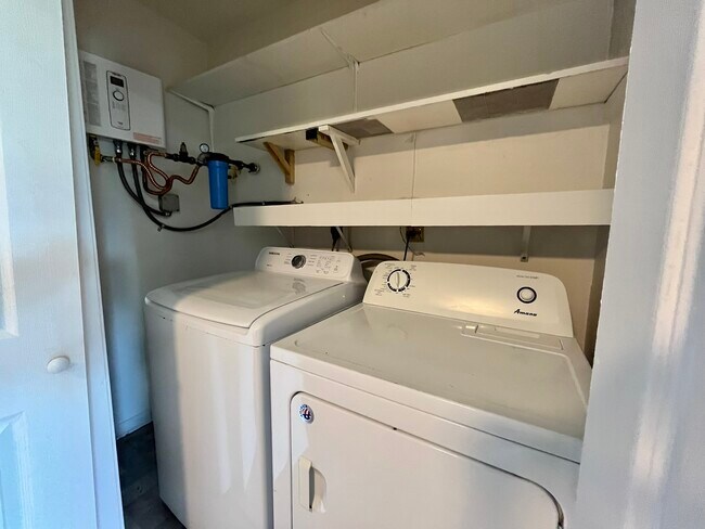 Building Photo - 113 Tinsley Dr