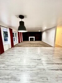 Building Photo - Elegant Puyallup Home with Full 2-Bedroom ADU and Panoramic City Views