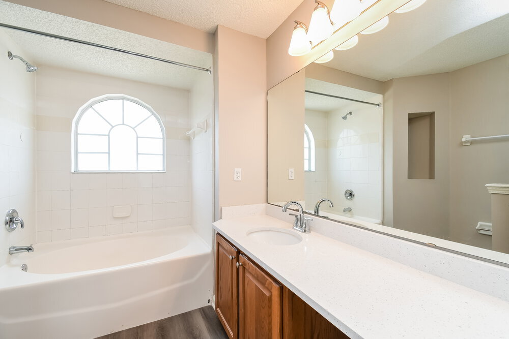 Building Photo - 3720 Arava Dr