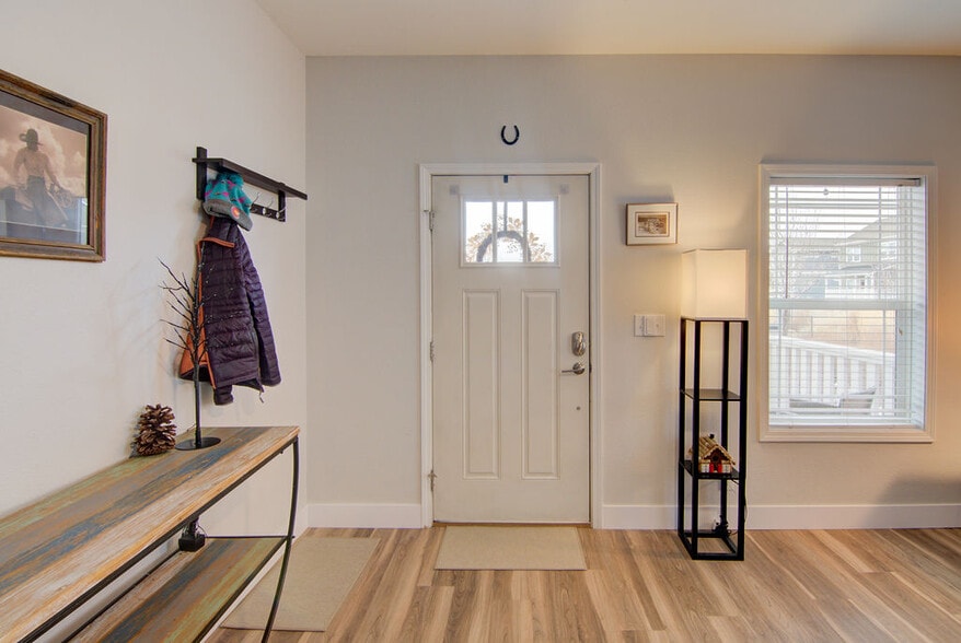 Building Photo - 120 Barnwood Cir