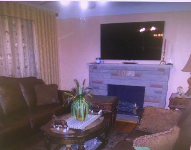 Building Photo - 3700 January Ave