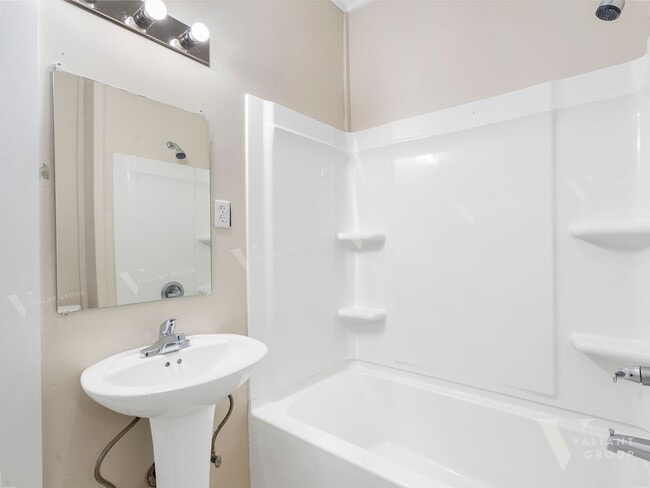 Building Photo - Cozy Bungalow-Style, Two-bedroom, One-Bath...