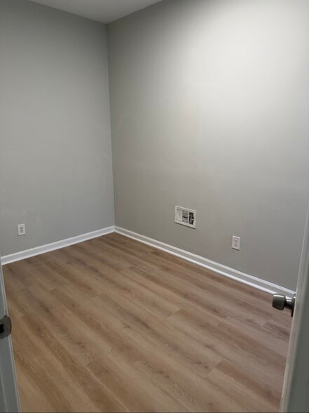 Building Photo - 2630 N Bancroft St