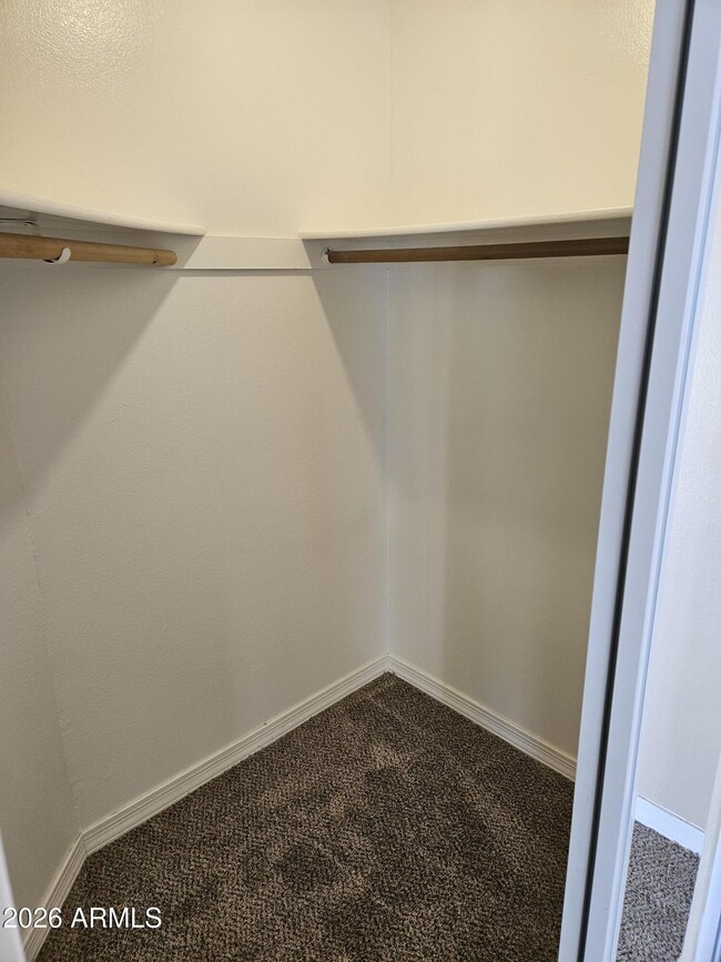 Building Photo - 935 N Granite Reef Rd