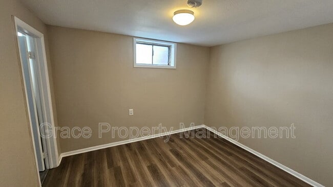 Building Photo - 7855 Kenwood St