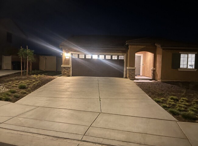 Building Photo - 1179 Mandrake Cove