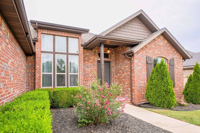 Building Photo - 967 Glass St