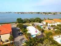 Building Photo - 7057 Sunset Dr S