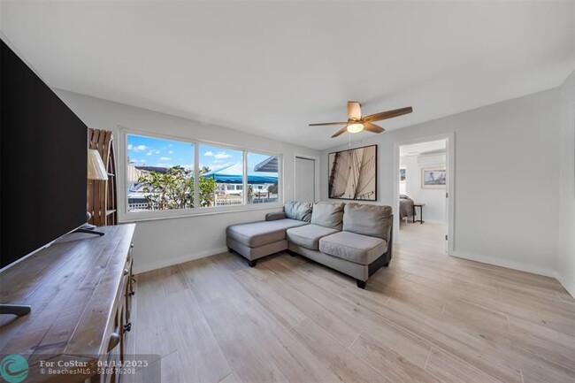 Building Photo - 1201 Avocado Isle