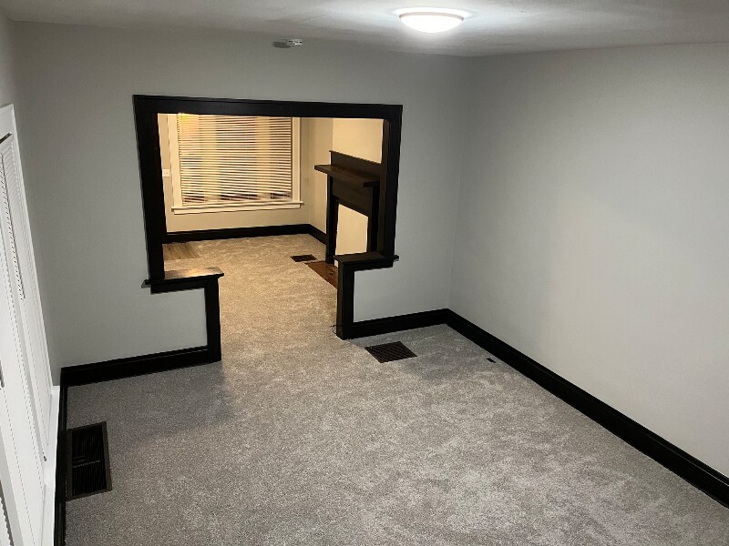 Building Photo - 221-223-223 S State St